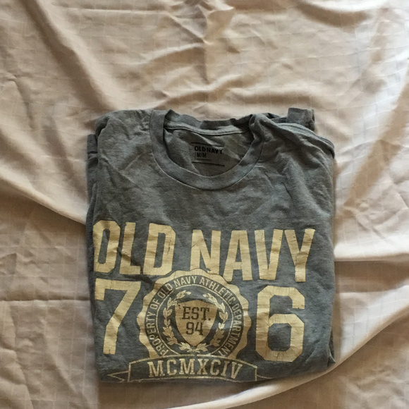 2 Men's Old Navy Graphic T-Shirts. Worn 3 times. - Picture 2 of 4